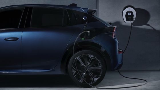 Das erste Elektroauto von Lancia Ypsilon mit Frontmotor für 154 PS und 260 Nm.