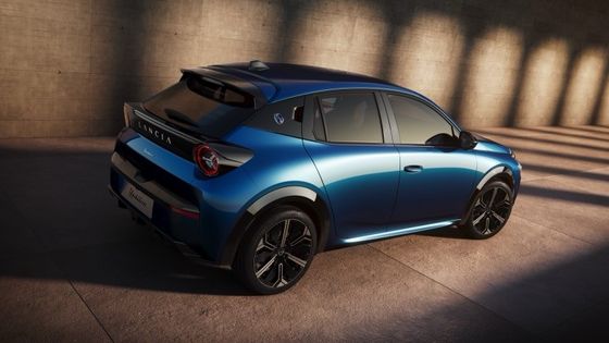 Das erste Elektroauto von Lancia Ypsilon mit Frontmotor für 154 PS und 260 Nm.