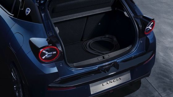 Das erste Elektroauto von Lancia Ypsilon mit Frontmotor für 154 PS und 260 Nm.