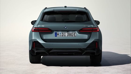 Neueste Elektroauto mit 84,4 kWh Batterie 329 Meilen Reichweite mit 335 PS/430 Nm bei BMW i5 Touring eDrive40 Einzelgeschwindigkeit RWD