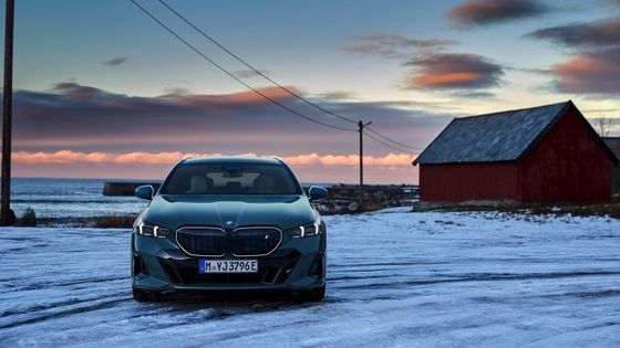 Neueste Elektroauto mit 84,4 kWh Batterie 329 Meilen Reichweite mit 335 PS/430 Nm bei BMW i5 Touring eDrive40 Einzelgeschwindigkeit RWD