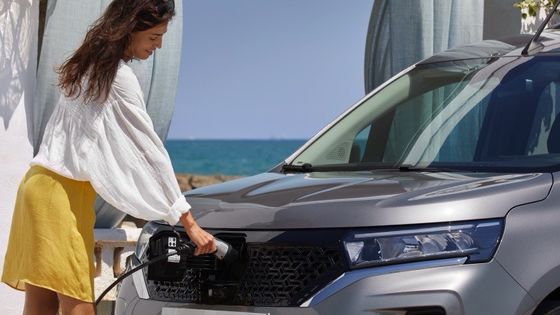 Komfortable Fahrposition und praktische Kabine mit gutem Preis Nissan Townstar MPV Pure Ev mit WLTP 285km