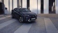 Lexus UX300e 2023 Review, All Electric EV 440km Reichweite WLTP 7.5s 0-100km/h Beschleunigung mit 150kw Leistung Rein Elektroauto