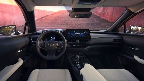 Lexus UX300e 2023 Review, All Electric EV 440km Reichweite WLTP 7.5s 0-100km/h Beschleunigung mit 150kw Leistung Rein Elektroauto