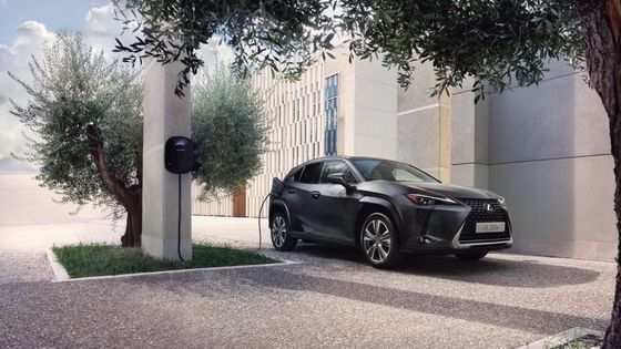 Lexus UX300e 2023 Review, All Electric EV 440km Reichweite WLTP 7.5s 0-100km/h Beschleunigung mit 150kw Leistung Rein Elektroauto