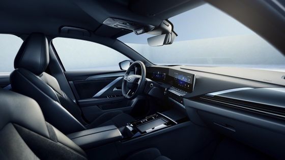 Komfortables Elektrofahrzeug bei Opel Astra Electric mit 54kwh Batterie 150kw Motorleistung bei 170km/h Höchstgeschwindigkeit