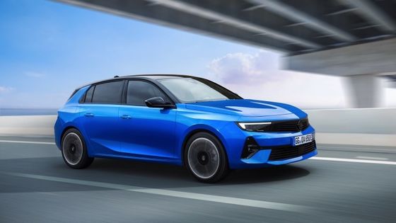 Komfortables Elektrofahrzeug bei Opel Astra Electric mit 54kwh Batterie 150kw Motorleistung bei 170km/h Höchstgeschwindigkeit