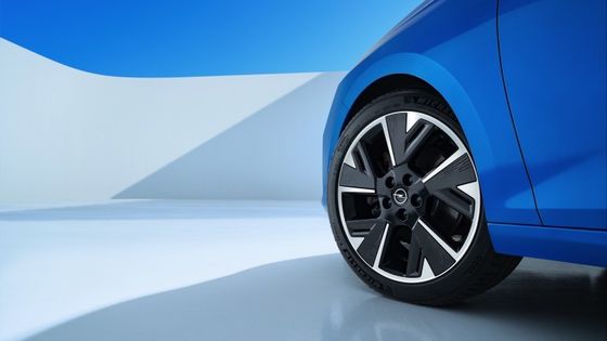 Komfortables Elektrofahrzeug bei Opel Astra Electric mit 54kwh Batterie 150kw Motorleistung bei 170km/h Höchstgeschwindigkeit