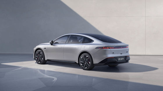 2024 leistungsstarker Dongfeng Eπ 007 200Pro EREV 200km CLTC 160kw Motorleistung 310N.m Drehmoment mit 7,2s 0-100km/h Beschleunigung