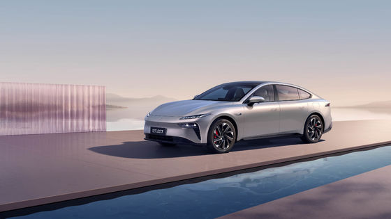 2024 leistungsstarker Dongfeng Eπ 007 200Pro EREV 200km CLTC 160kw Motorleistung 310N.m Drehmoment mit 7,2s 0-100km/h Beschleunigung