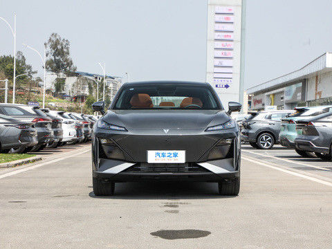 Neueste HUAWEI System DEEPAL S07 2024 EREV mit 121 km CLTC0.5h Schnelle Ladezeit 175kW Maximale Leistung 320N.m Drehmoment