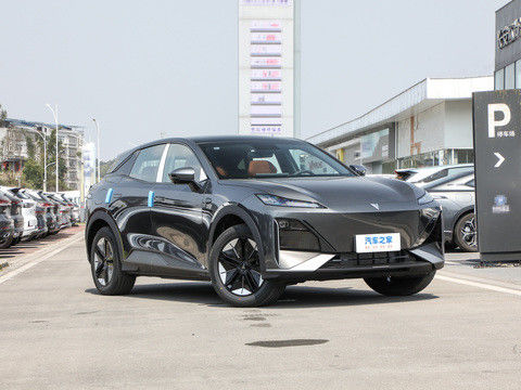 Neueste HUAWEI System DEEPAL S07 2024 EREV mit 121 km CLTC0.5h Schnelle Ladezeit 175kW Maximale Leistung 320N.m Drehmoment