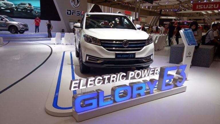 Der Dongfeng-Ruhm-E3 Auto elektrisches SUV Auto-EV AMG Fahrwerk-elektrisches des Sitzer-5