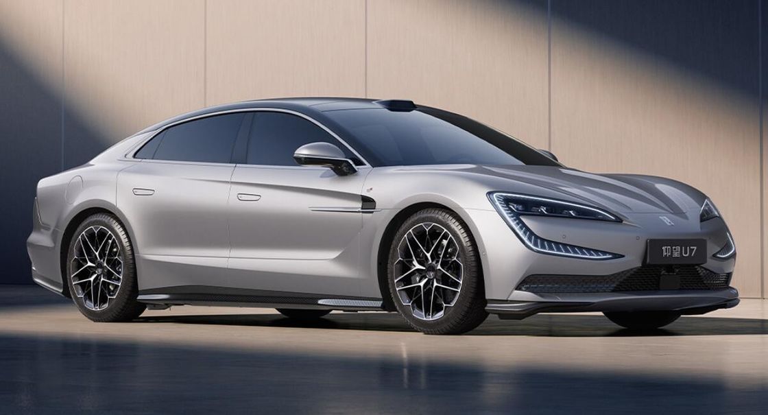 PRESALE 2024 Neues Elektroauto BYD Yangwang U7 Limousine Windwiderstand von Cd 0,195 240Kw Motorleistung