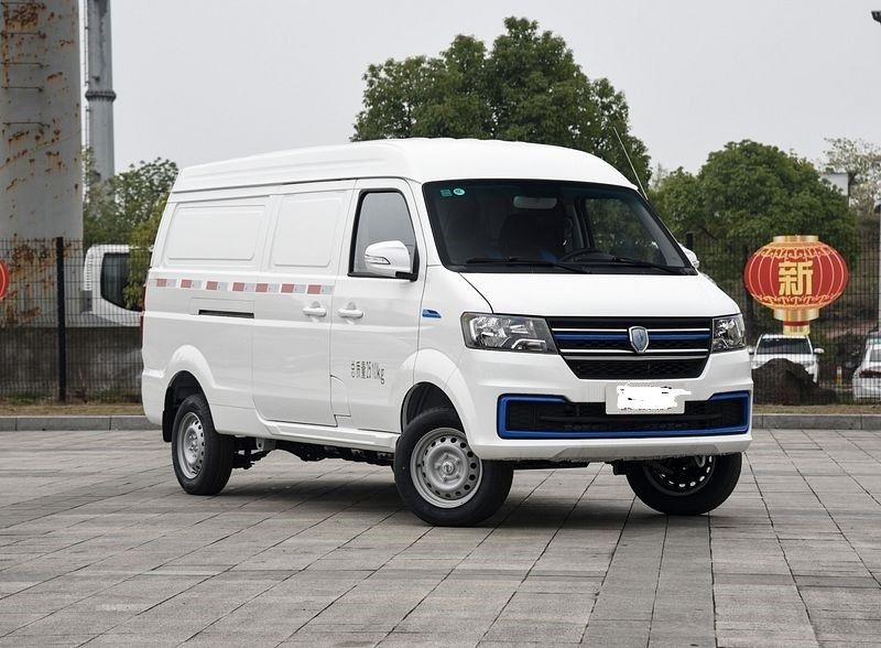Quadratische Form Adoptiert Jinbei Familienstil Neuer elektrischer Van Hiace EV mit 220N.m und 300km NEDC mit Höchstgeschwindigkeit bei 80km/h