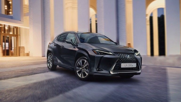 Lexus UX300e 2023 Review, All Electric EV 440km Reichweite WLTP 7.5s 0-100km/h Beschleunigung mit 150kw Leistung Rein Elektroauto